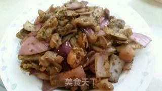洋葱爆鸡胗的做法