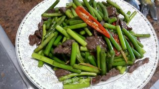 蒜心（蒜苔）炒牛肉的做法