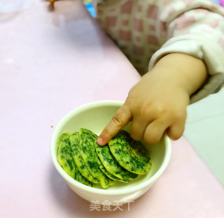 宝宝辅食之菠菜虾皮鸡蛋饼的做法