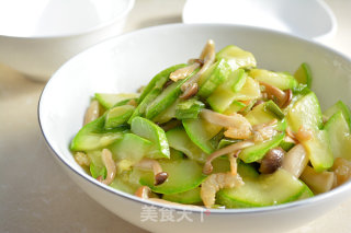 蟹味菇清炒西葫芦的做法