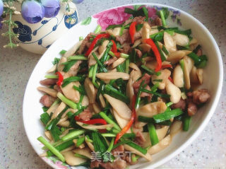 贫民菜超简单速成杏鲍菇炒韭菜的做法