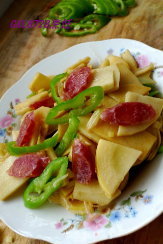 腊肠炒鲜笋的做法