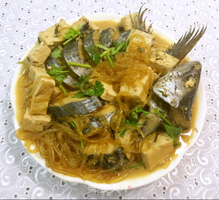 鲅鱼炖豆腐粉条的做法