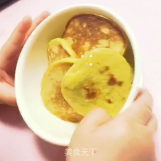 宝宝辅食之奶香香蕉小饼的做法