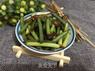 蒜薹炒腊肉的做法