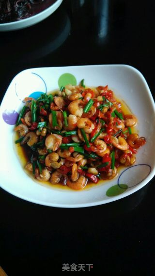红椒韭菜炒河虾的做法