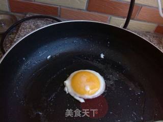 圆圆的荷包蛋的做法