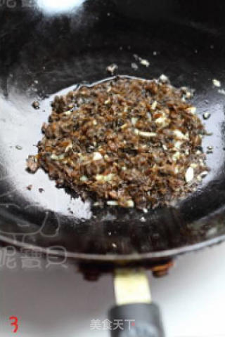 蒜香芽菜炒冻竹笋的做法步骤：2