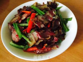 湘西腊肉炒腊肠的做法