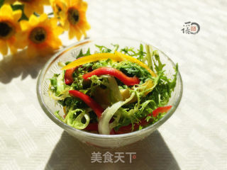 彩椒拌苦菊的做法