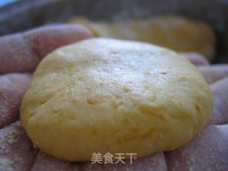 黄金南瓜饼的做法步骤：4