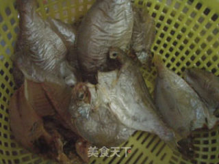 糖醋鲳鱼干的做法步骤：3