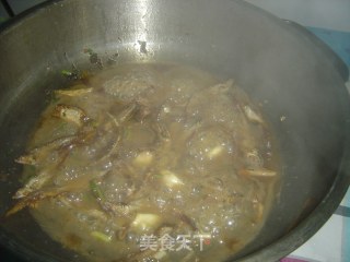 辣椒小鱼的做法步骤：2