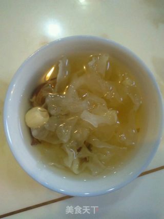 银耳莲子红枣汤的做法