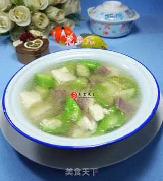 咸瘦肉丝瓜豆腐汤的做法