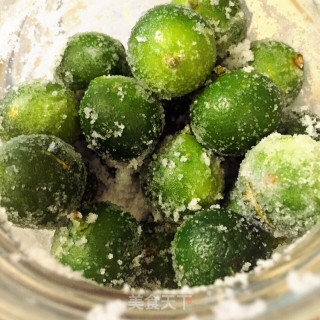 盐渍青柠的做法