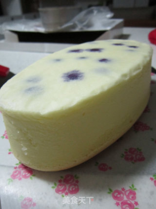 在家轻松制作蓝莓轻乳酪蛋糕的做法