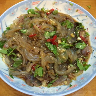 凉拌脆爽海蜇丝的做法