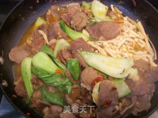 青菜金针茹烩牛肉的做法步骤：2