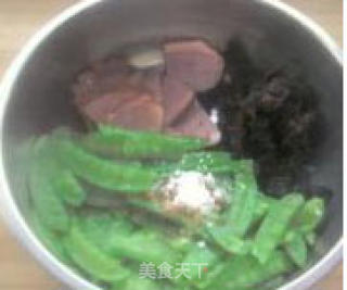 鸭胸肉拌荷兰豆的做法步骤：2