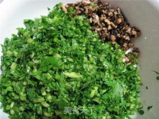 香菇芹菜猪肉饺的做法步骤：3