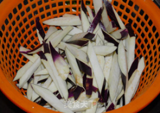 好吃的下饭菜——肉末茄子的做法步骤：2