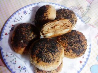 油酥麻酱烧饼的做法步骤：3