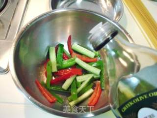 酥核桃釀墨鱼意面的做法步骤：2