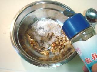 酥核桃釀墨鱼意面的做法步骤：2