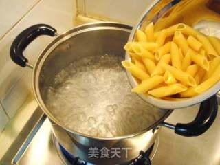 核桃菲利诺肠起司斜管面的做法步骤：3