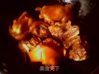 黄花枸杞炖猪蹄的做法步骤：2