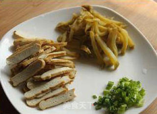 香干榨菜炒肉丝的做法步骤：4