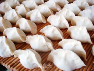 猪肉三鲜水饺的做法步骤：4