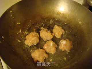 鸡鱼肉丸烧豆腐的做法步骤：2