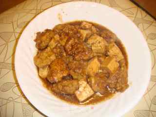 鸡鱼肉丸烧豆腐的做法步骤：2