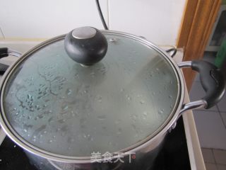 茼蒿肉圆汤的做法步骤：2