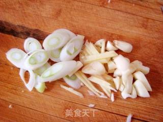 番茄白菜炖肉丸的做法步骤：2