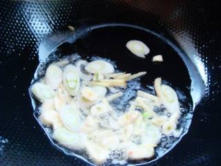 番茄白菜炖肉丸的做法步骤：2