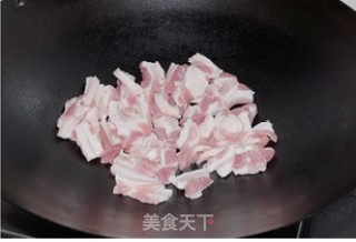 五花肉炒芥兰的做法步骤：2