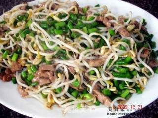 绿豆芽煎饼的做法步骤：2