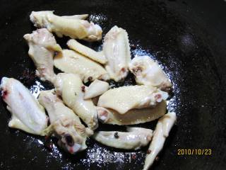 板粟鸡翅的做法步骤：2
