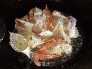 咖喱炒螃蟹的做法步骤：2