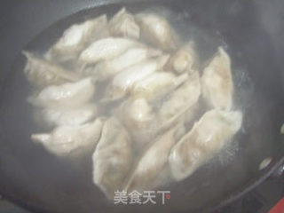 花样素馅饺子的做法步骤：4