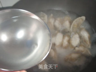 花样素馅饺子的做法步骤：4
