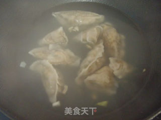花样素馅饺子的做法步骤：4
