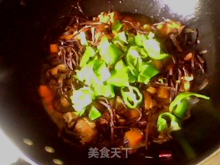 饕餮の蕨菜烧鸡的做法步骤：2