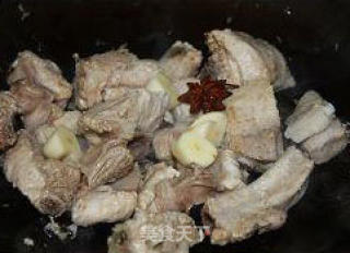排骨萝卜煲的做法步骤：4