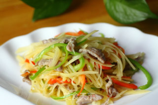 让你胃口大增的土豆丝炒肉的做法