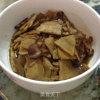 腊肉煮笋的做法