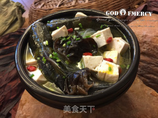 儿时的美味--营养滋补清炖黄颡鱼枸杞豆腐汤的做法